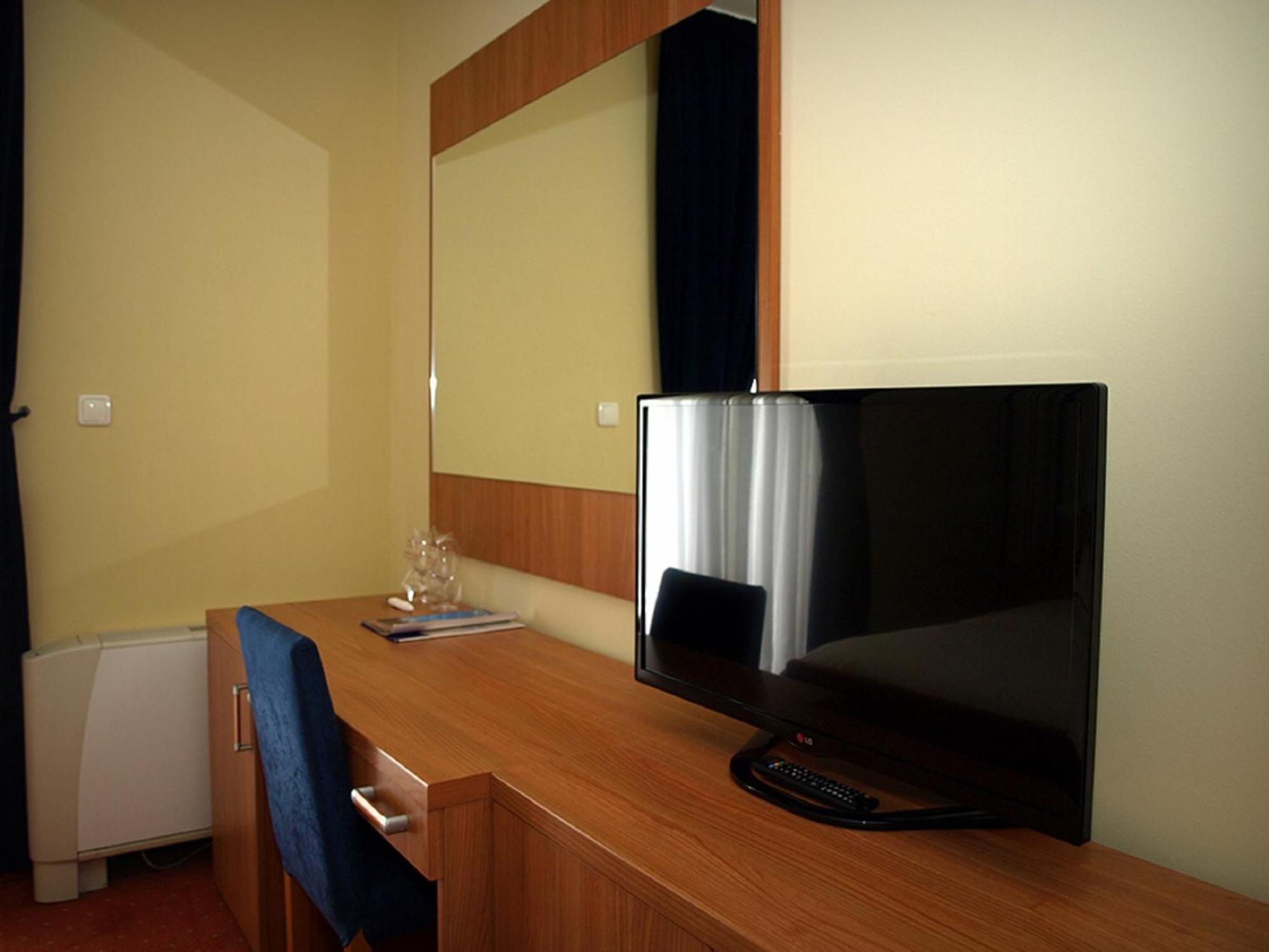 Hotel Neva Podstrana